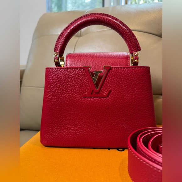 Louis Vuitton Capucines Mini Scarlet - Picture 2 of 12
